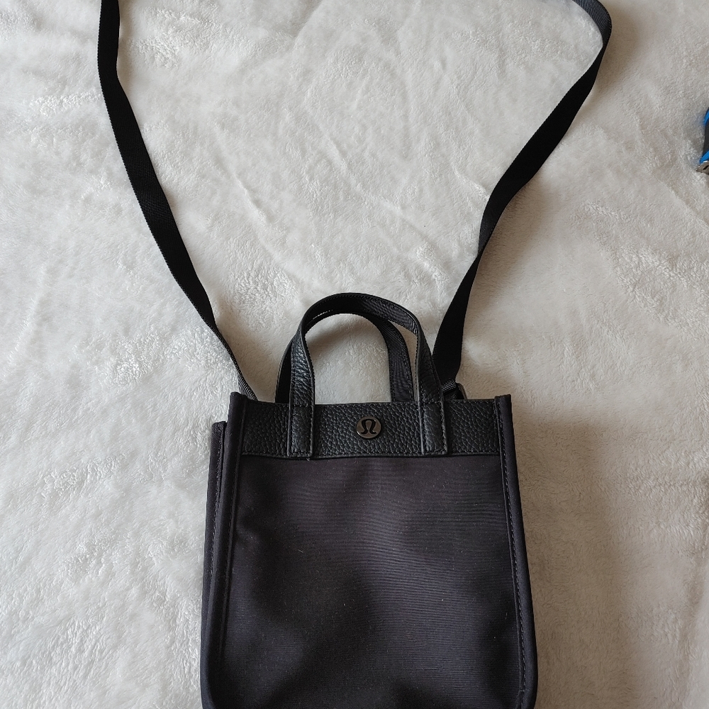 Crossbody purse